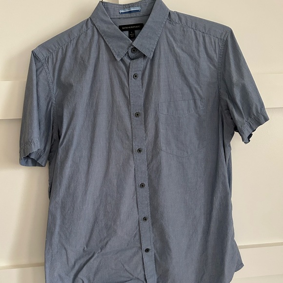 Large Banana Republic Blue Short Sleeve Button Down Shirt - Excellent Condition - Picture 1 of 5